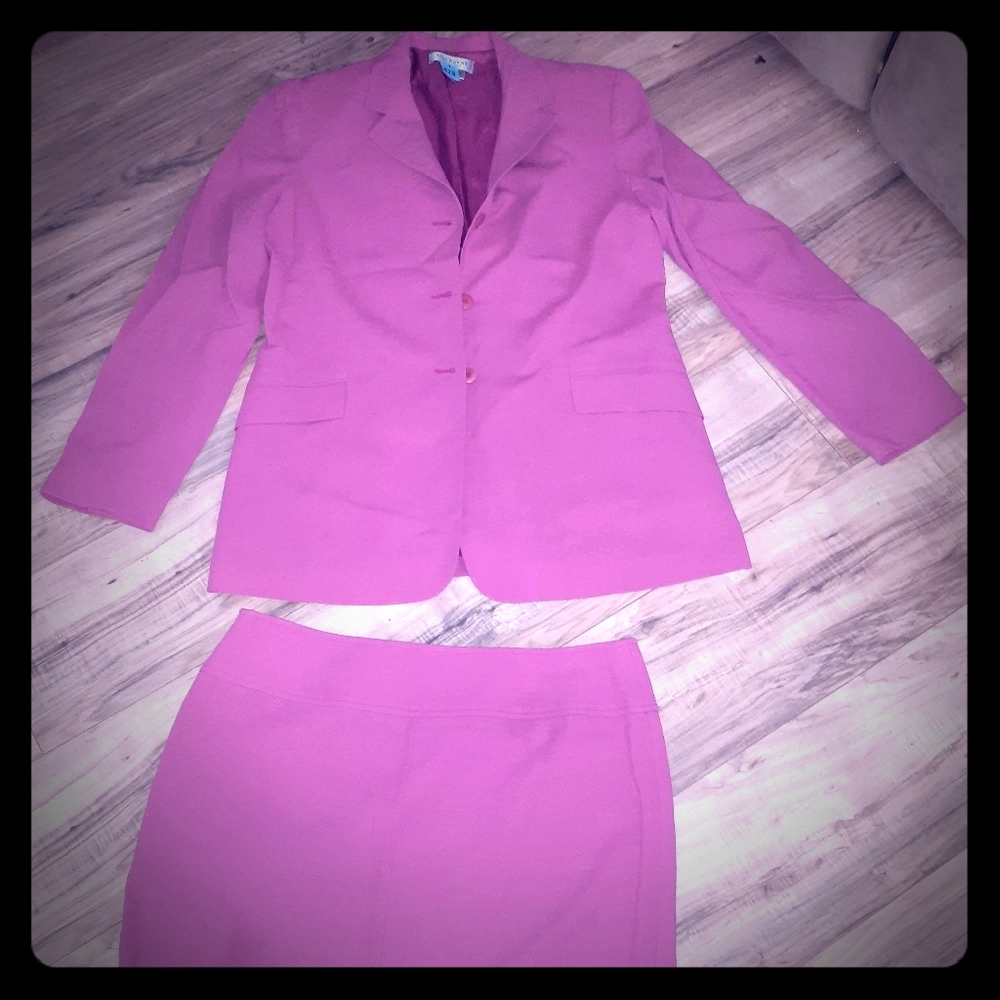 PINK Skrit Suit 16